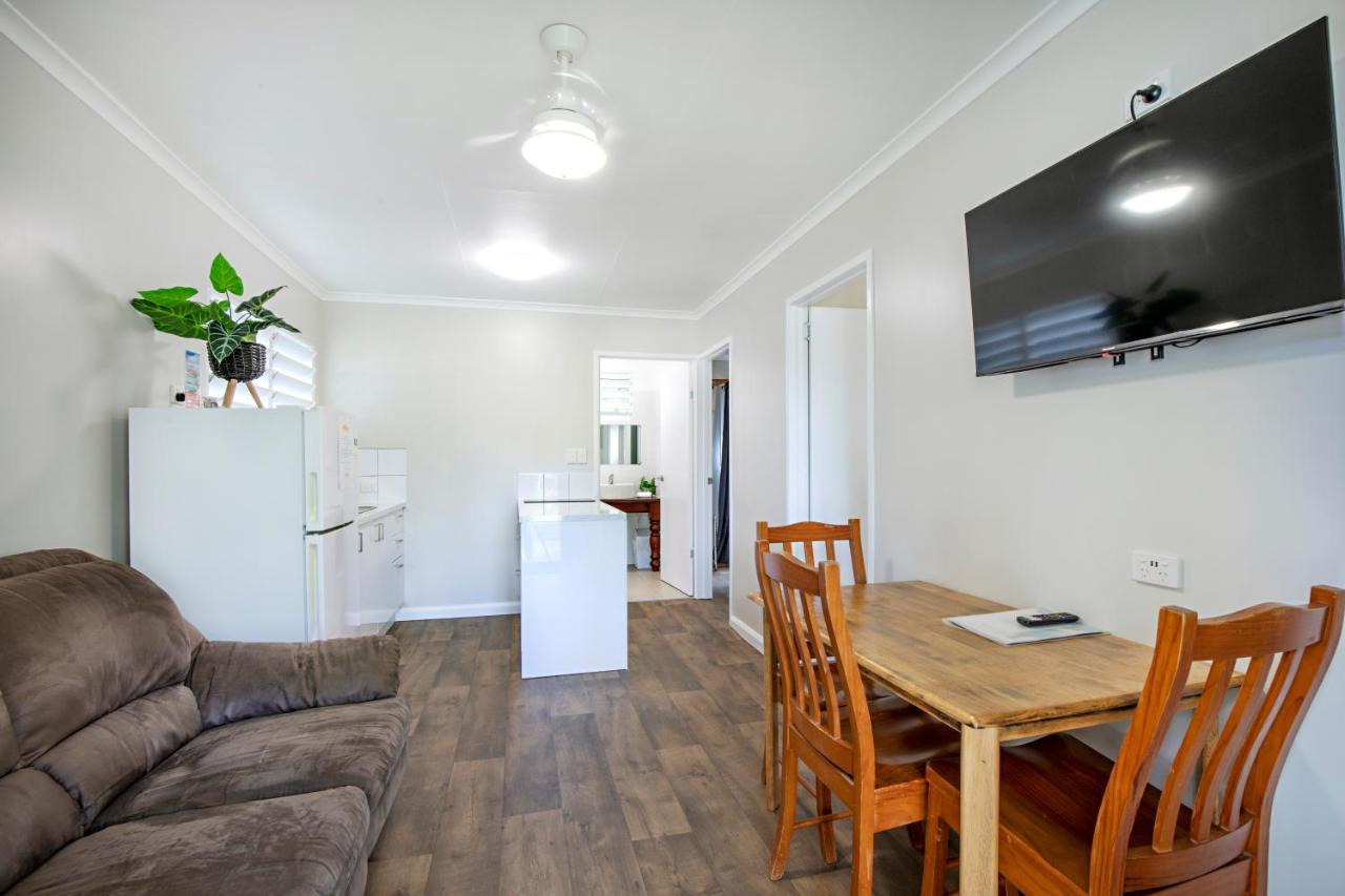 Bush Village Holiday Cabins Airlie Beach Dış mekan fotoğraf