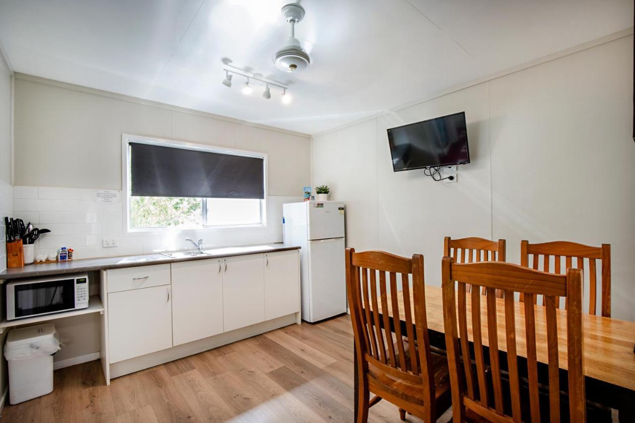 Bush Village Holiday Cabins Airlie Beach Dış mekan fotoğraf