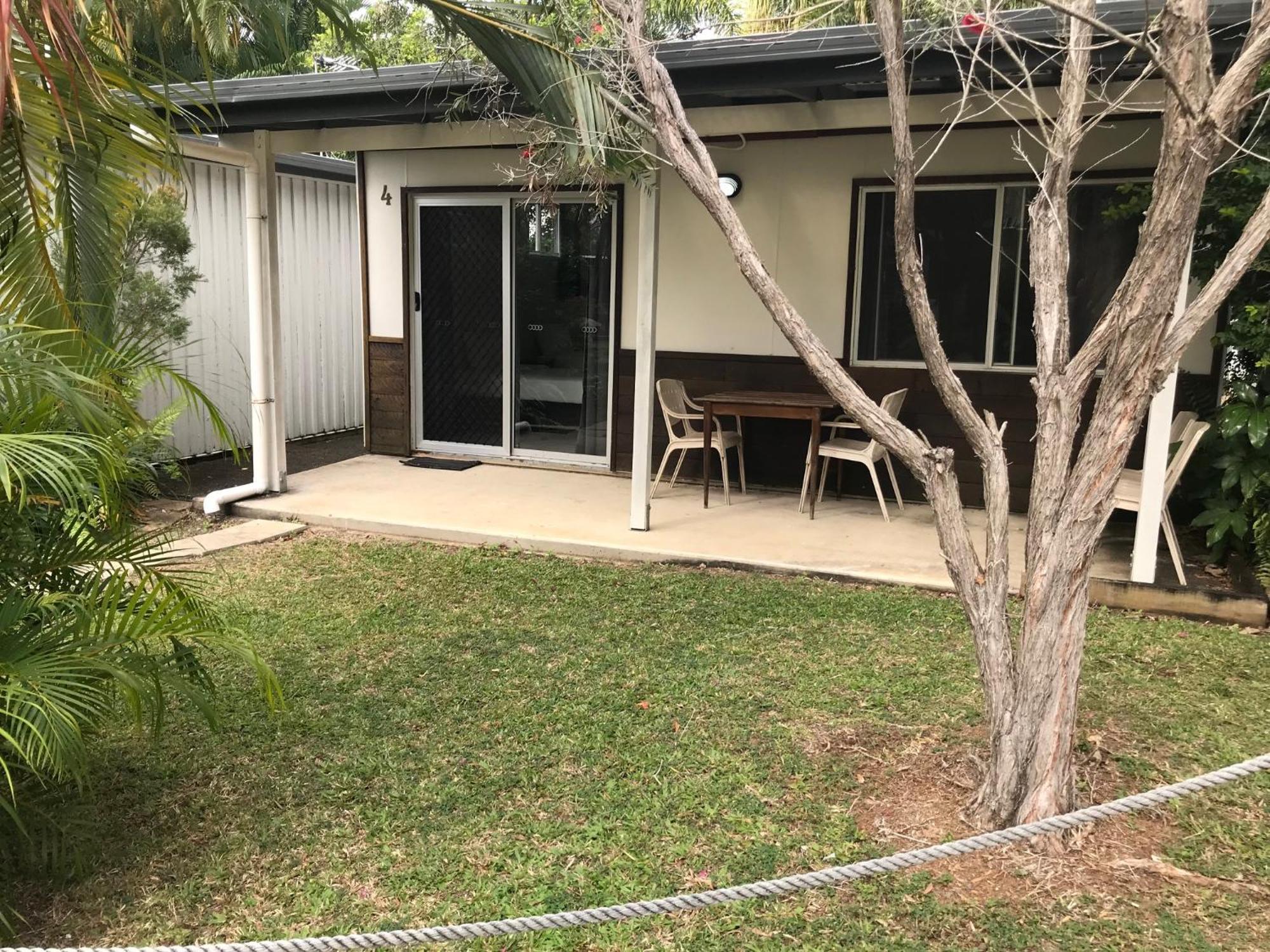 Bush Village Holiday Cabins Airlie Beach Dış mekan fotoğraf