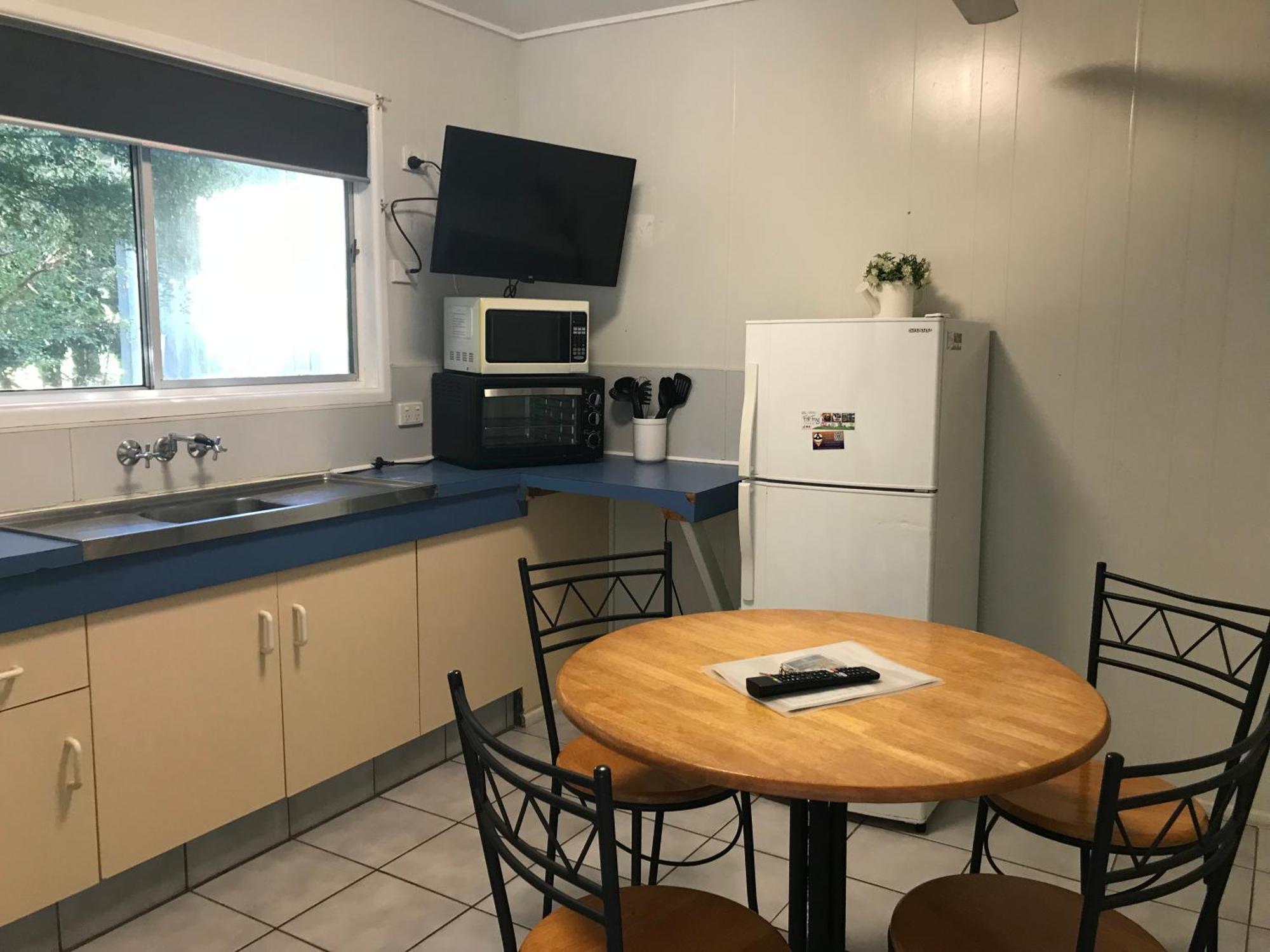 Bush Village Holiday Cabins Airlie Beach Dış mekan fotoğraf